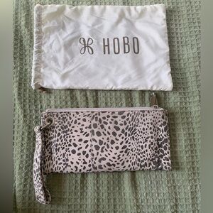 HOBO  CHEETAH WRISTLET